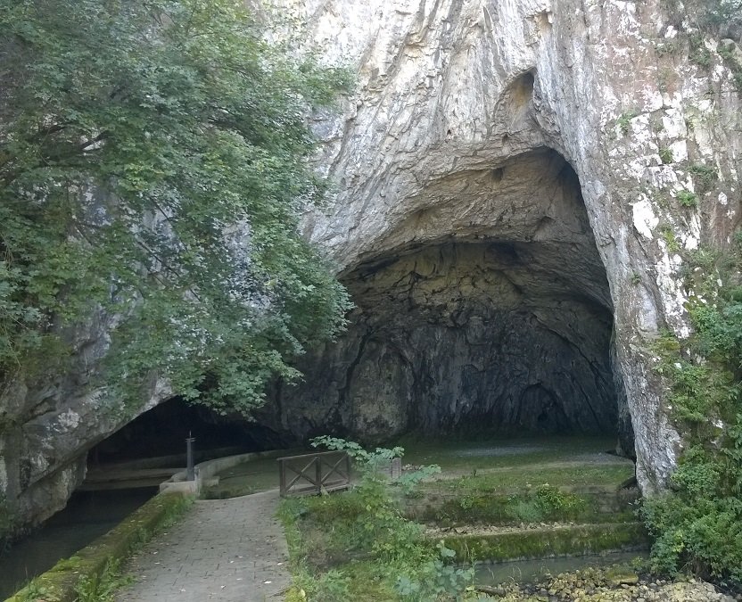 Petnička pećina